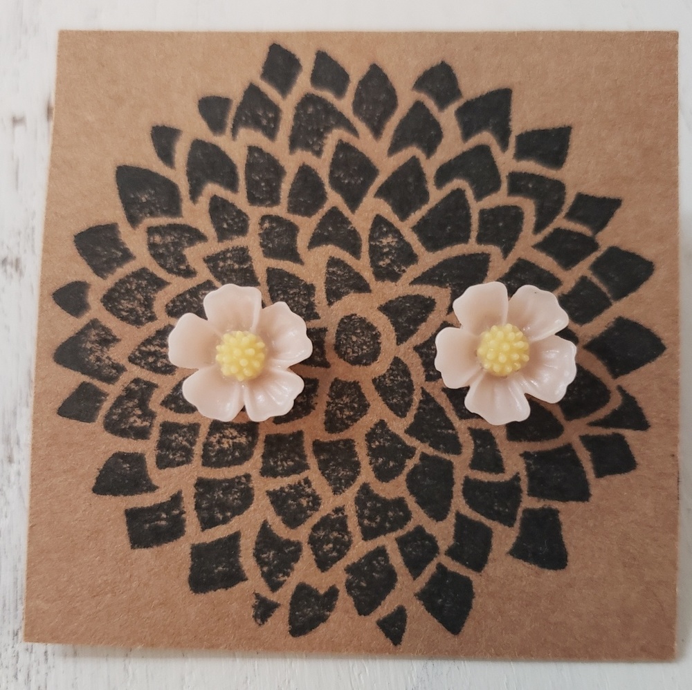 Pale Pink Flower Earrings